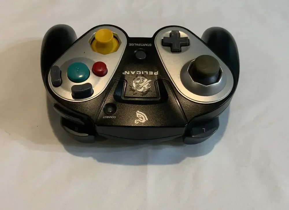 Pelican Wireless G3 Controller  Nintendo GameCube No Dongle Or Back Stuck Keys
